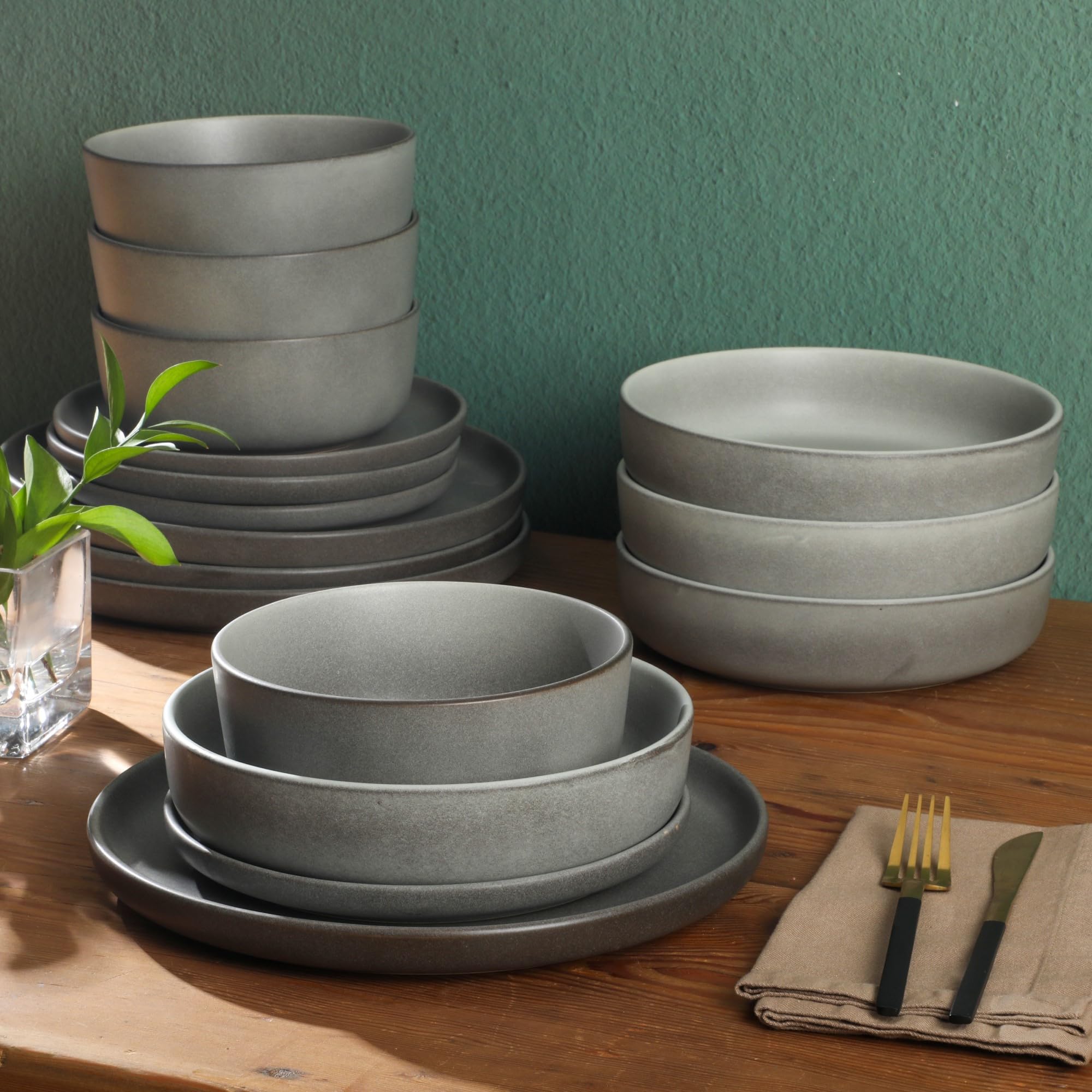 Amazon.com | Gibson Elite Pasco 16 Piece (Service for 4) Plates